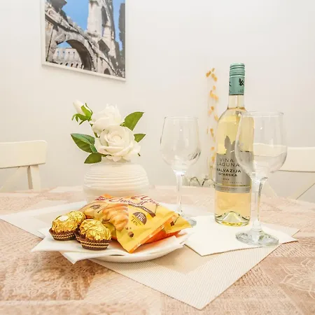 Forum Oasis Apartment Pula
