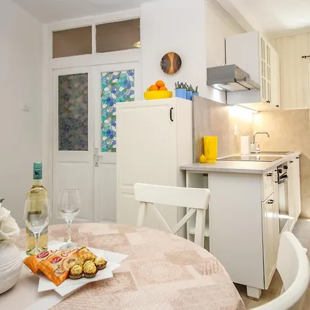 Forum Oasis Apartment Pula