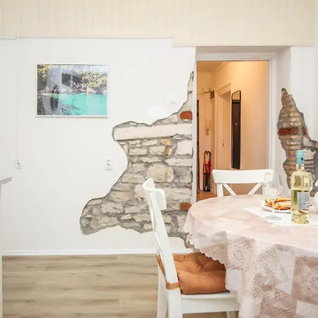Forum Oasis Apartment *