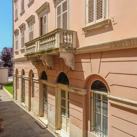 Forum Oasis Apartment